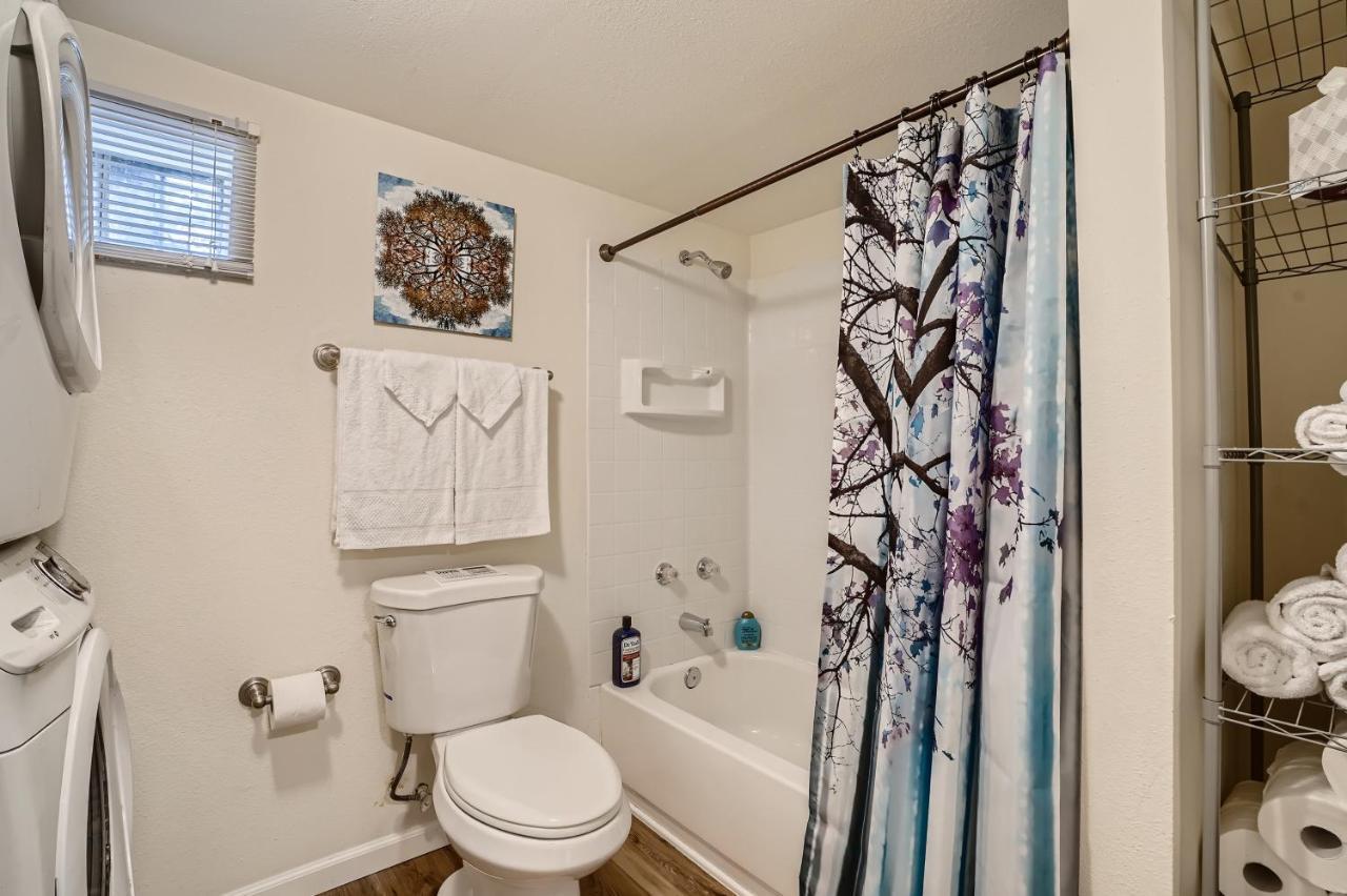 Sloans Lake Getaway - Basement Apartment Near Broncos And Downtown Denver Lakewood Exterior foto
